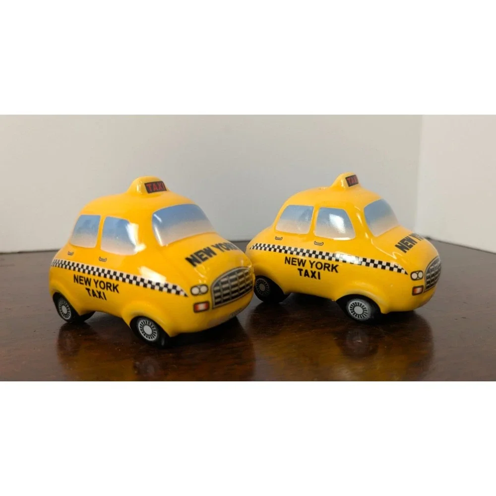 City Of New York Yellow Taxi Cab Salt & Pepper Shaker Novelty Set Ceramic